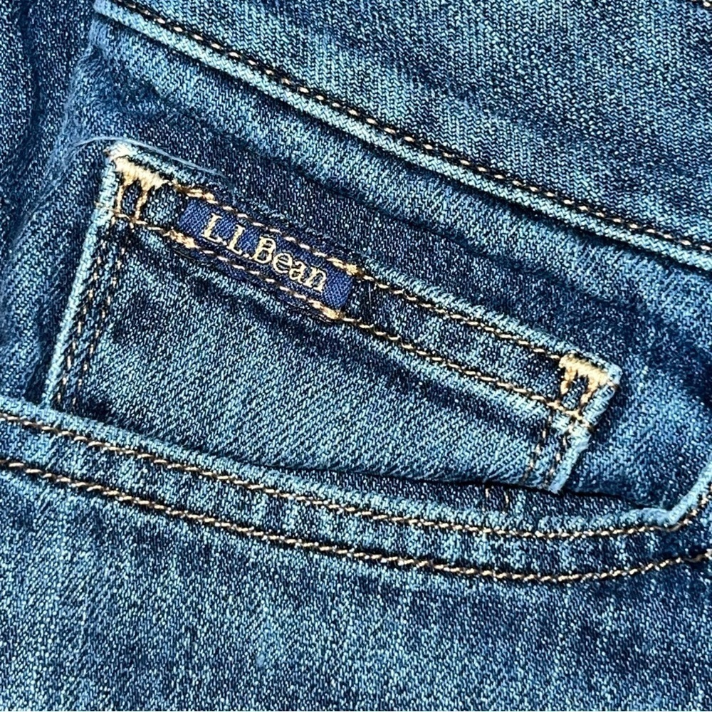 L.L. Bean Classic Fit Straight Leg Jeans Size 18 MT Medium Wash Denim - Picture 5 of 8
